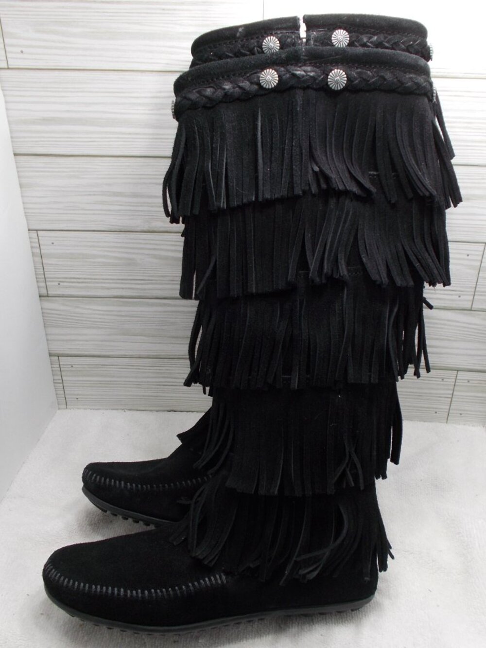 Minnetonka Women's 5 Layer Fringe Black Suede Moccasin Boots Size 7